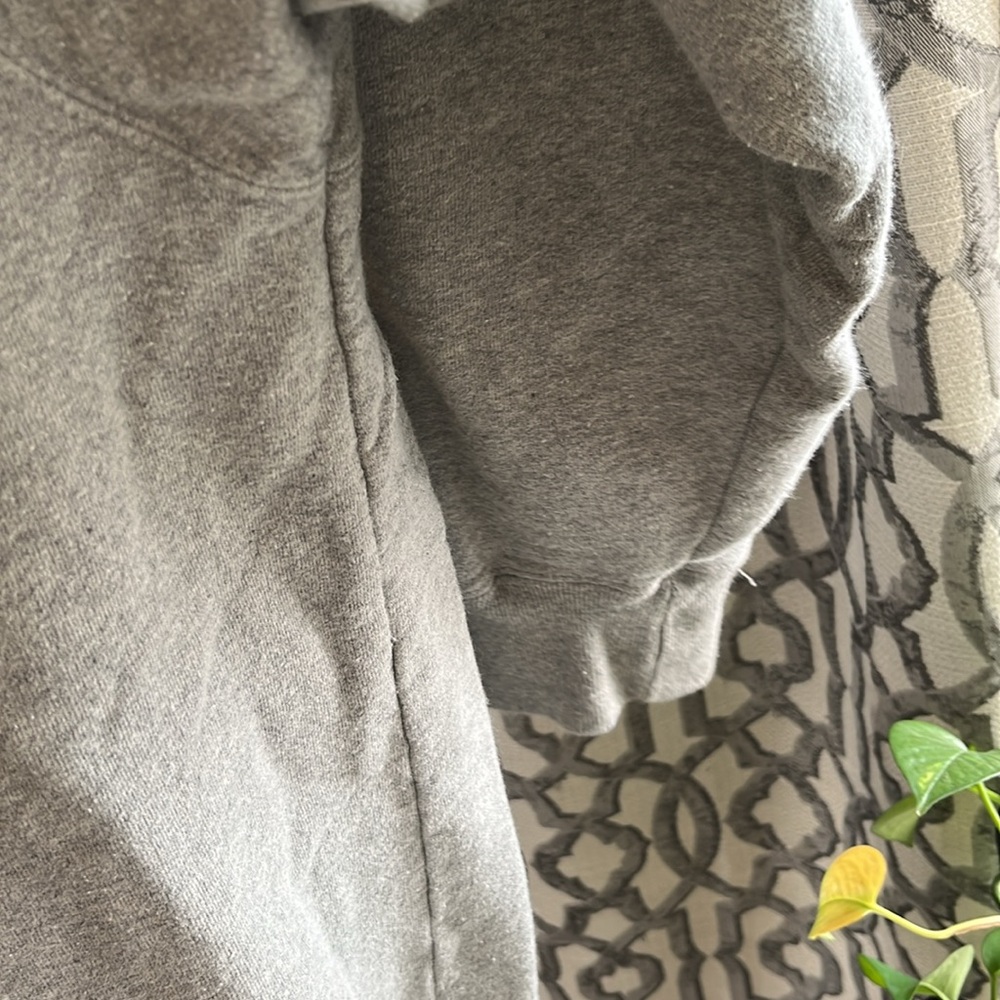 American Outfitters Gray Rugged Jeep Tours Sweatshirt - Picture 7 of 7